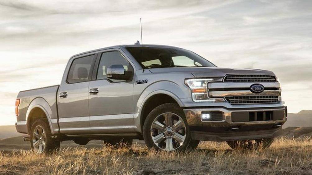 7. Ford F-150: Cũng chỉ mất 36% giá trị, Ford F-150 xếp thứ 7 trong danh sách. Sau 5 năm, xe vẫn bán lại ở mức 27.710 USD (khoảng 642 triệu đồng)