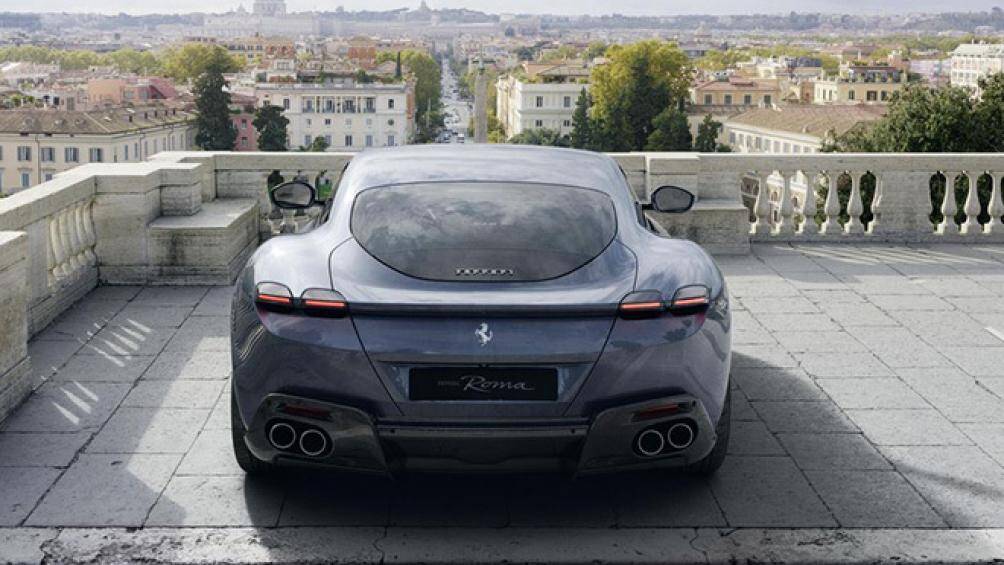 Giá bán của Ferrari Roma tại Anh khởi điểm từ 170.984 bảng Anh (hơn 5,1 tỷ đồng) và 409.888 USD (9,5 tỷ đồng) tại Úc