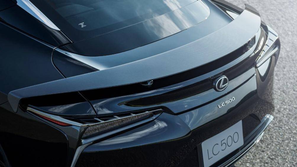 Cánh gió đặc biệt này có chức năng tạo ra một dòng xoáy thẳng đứng để làm dịu sự nhiễu loạn do hai bên sườn xe