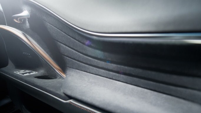 Lexus sẽ chỉ sản xuất 70 chiếc LC Aviation cho riêng thị trường Nhật Bản. Việc bán mẫu xe này sẽ bắt đầu từ ngày 6/1/2021