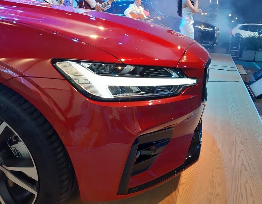 Đi kèm hộp số tự động 8 cấp và là mẫu xe duy nhất trong phân khúc có hệ dẫn động 4 bánh toàn thời gian