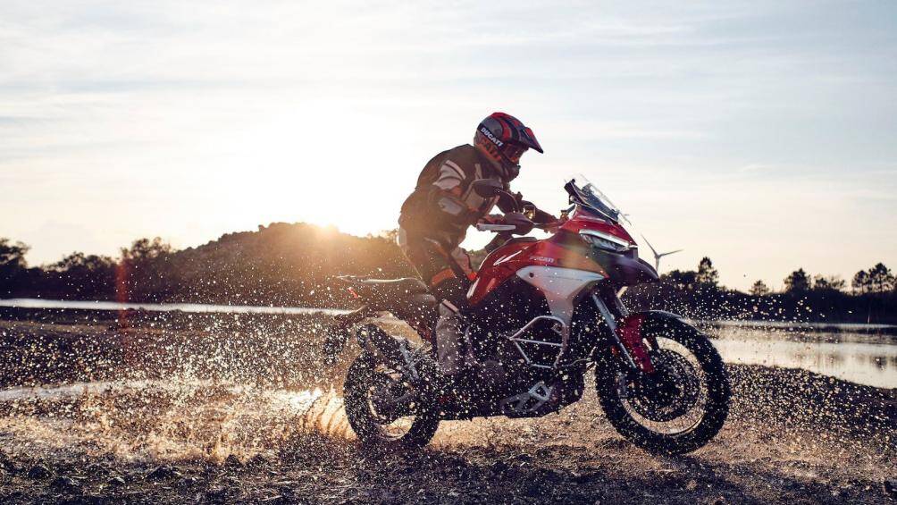 Adventure-Multistrada V4 thế hệ mới, được trang bị công nghệ ra đa và nhiều nâng cấp đỉnh cao đã sẵn sàng để ra mắt thị trường toàn cầu thời gian tới