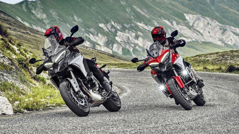 Riêng phiên bản S sẽ dùng vành nan hoa thay vì vành đúc như phiên bản tiêu chuẩn và phiên bản S Sport