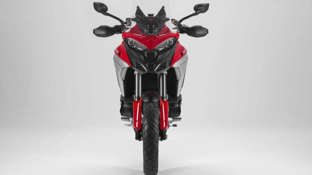 Hai phiên bản S sẽ được trang bị phanh Brembo Stylema M50 với đường kính đĩa phanh trước 330 mm