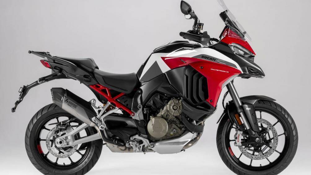 Dung tích bình xăng được nâng lên 22 lít khiến trọng lượng khô của xe tăng nhẹ, lên khoảng 215 - 218 kg