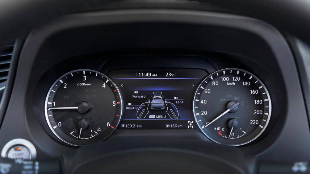 Navara 2021 tiếp tục sử dụng động cơ diesel 2.3L, 4 xi-lanh, tăng áp kép, sản sinh công suất 188 mã lực và mô-men xoắn cực đại 450 Nm