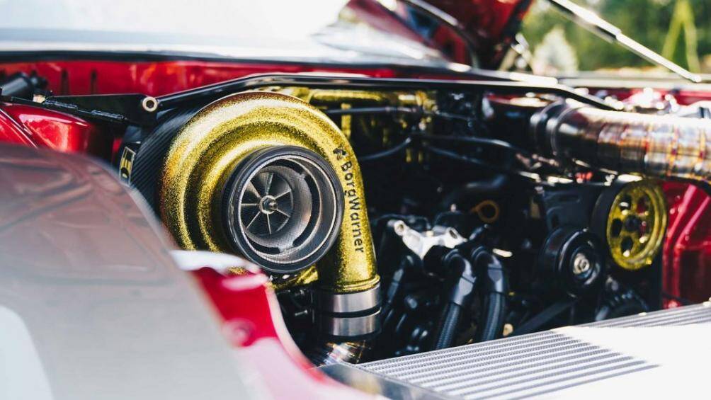 Hệ thống tăng áp được sử dụng loại EFR 8374, cửa xả TiaL MVS đường kính 38 mm, ống xả tinh chỉnh