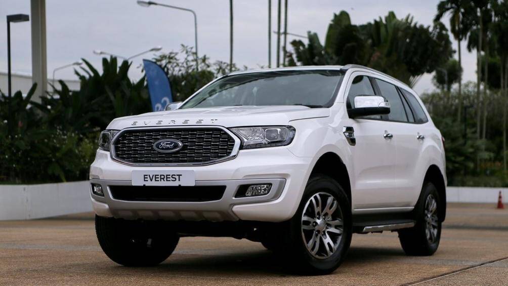 Nằm bên dưới nắp ca-pô của Ford Everest 2021 tại Thái Lan là 2 động cơ diesel 4 xi-lanh, dung tích 2.0 lít