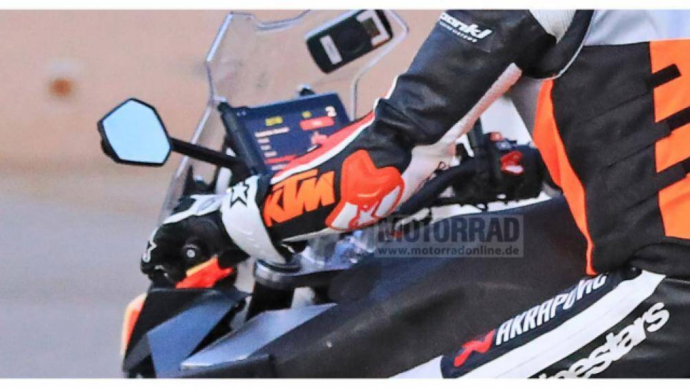 Dường như khối động cơ của KTM 1290 Super Duke GT 2021 vẫn là V-Twin 1.301cc với công suất tối đa lên tới 180 mã lực