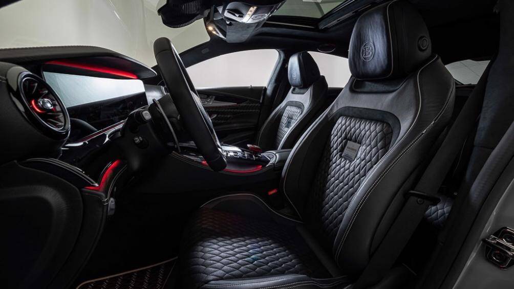 Nhờ đó mà mẫu xe này có khả năng tăng tốc từ 0 – 100m km/h chỉ trong 2,8 giây và có thể đạt đến vận tốc 300 km/h chỉ trong 23,9 giây