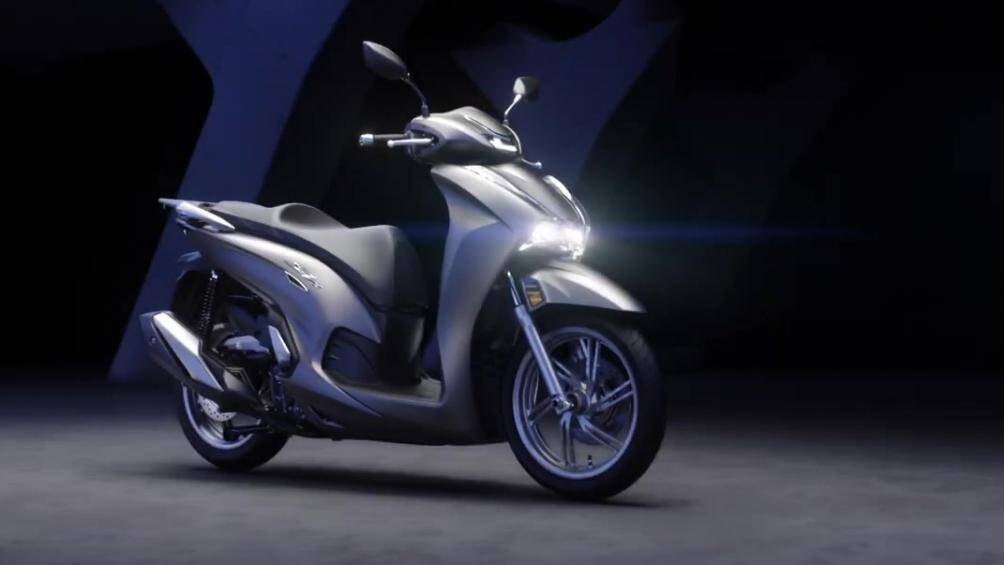 Những thay đổi đáng chú ý nhất của SH 350i chỉ nằm sau lớp vỏ mới. Chiếc xe đã sở hữu bộ khung mới giảm 1kg trọng lượng nhưng chắc chắn hơn