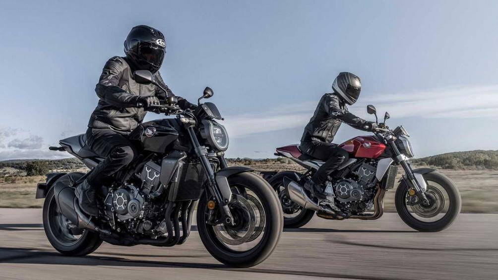 Honda CB1000R 2021 sở hữu động cơ 998cc, cho công suất tối đa 145 mã lực và mô-men xoắn cực đại 104 Nm đáp ứng tiêu chuẩn khí thải Euro 5