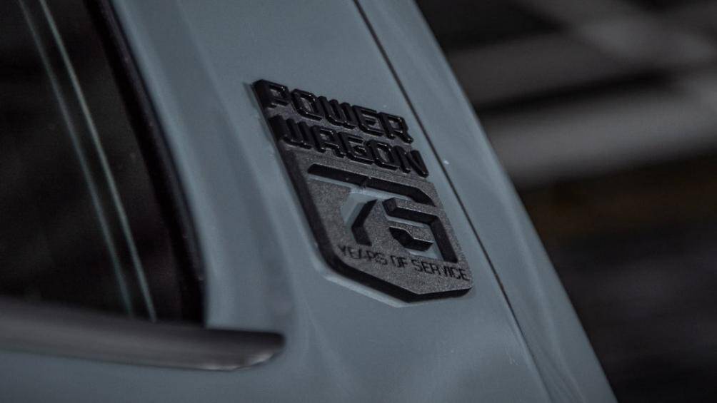 Nhờ sức mạnh này, xe có thể tải hàng lên đến 685 kg và sở hữu sức kéo ở mức 4.694 kg