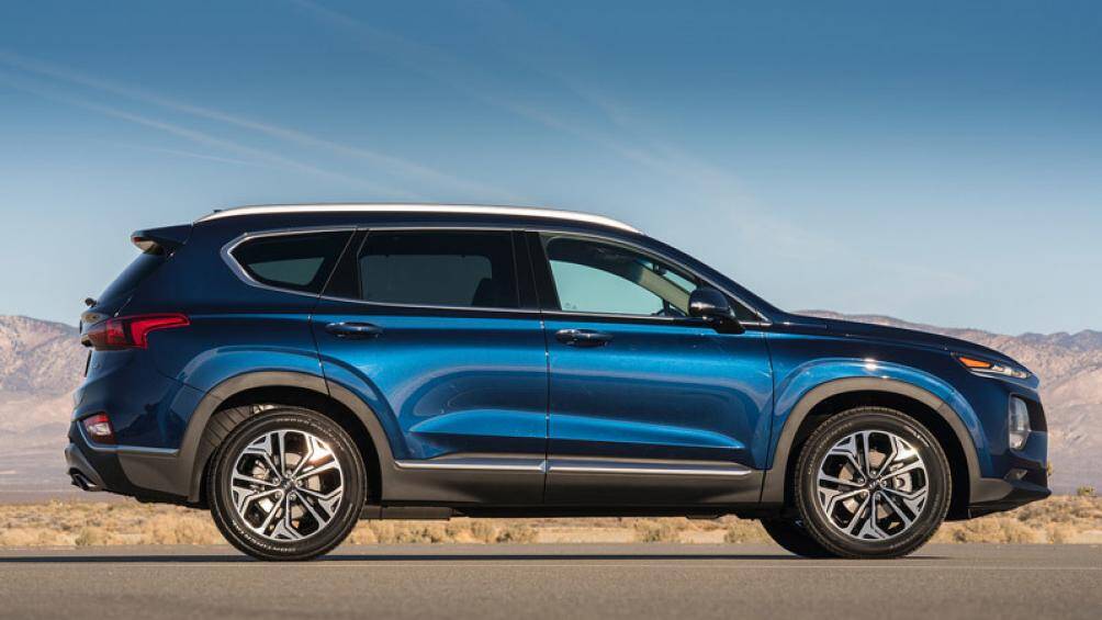 7. Hyundai Santa Fe 2020 (điểm an toàn: 9,5/10)