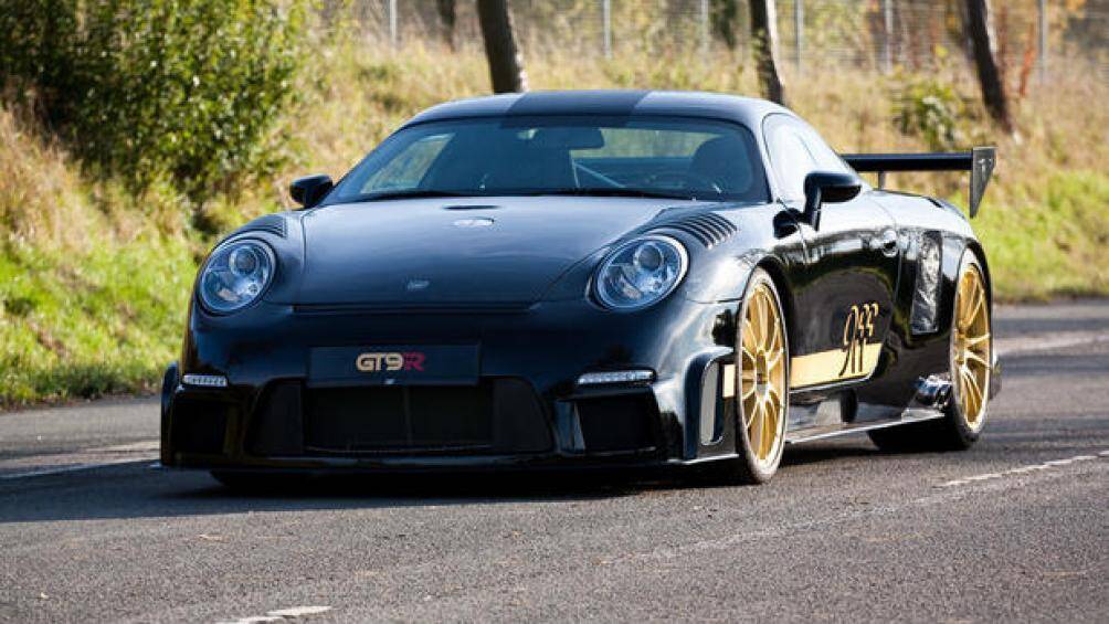 10. 9ff GT9-R (tốc độ tối đa 409 km/h)