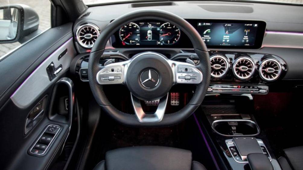 Có thể nói, A200 Progressive sẽ đảm nhận vai trò là mẫu sedan có giá bán dễ tiếp cận nhất của Mercedes-Benz Thái Lan