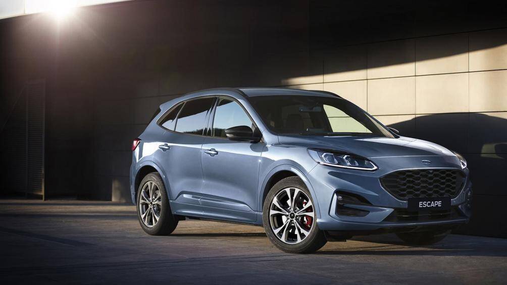 9. Ford Escape 2020 (giá khởi điểm: 24.885 USD, điểm tổng thể: 7,9/10)