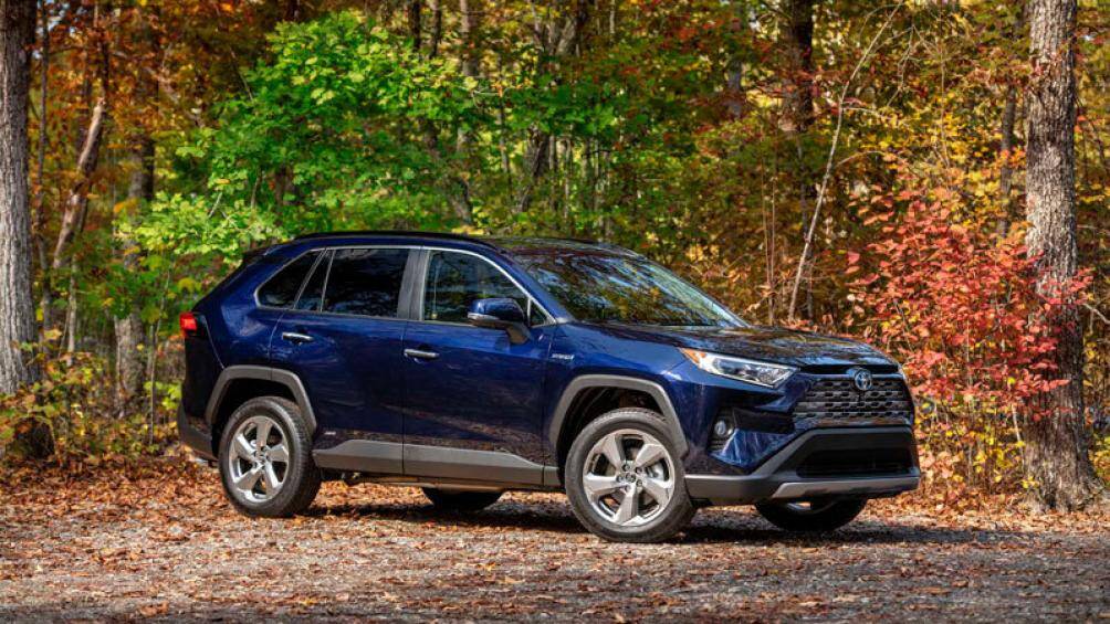 4. Toyota RAV4 (doanh số: 302.574 chiếc)