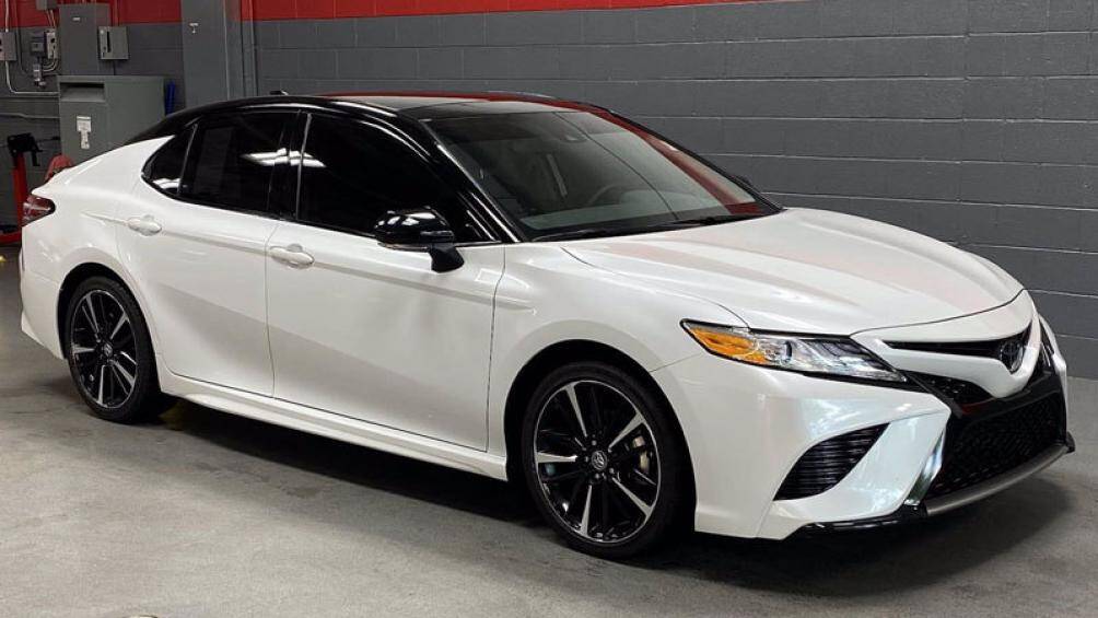 6. Toyota Camry (doanh số: 204.945 chiếc)