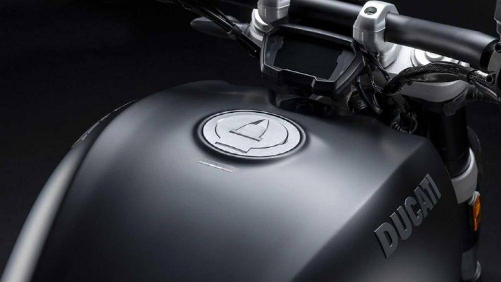 Hiện tại, Ducati vẫn chưa tiết lộ giá bán cụ thể của bộ đôi XDiavel 2021 này