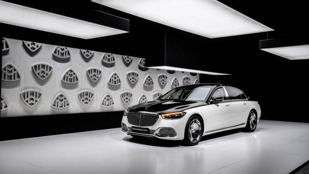 Các phần lưới tản nhiệt của xe cũng đã được trang bị bằng các chi tiết chrome đem lại một diện mạo sang trọng