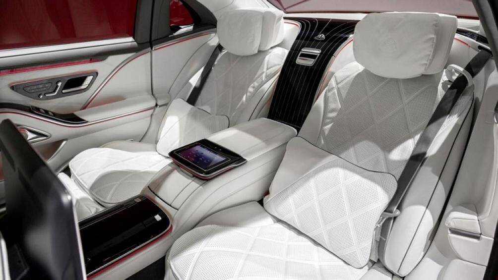 Hàng ghế sau của Maybach S-Class mới sẽ được trang bị 2 ghế Executive có chức năng mát-xa cho hành khách trên xe