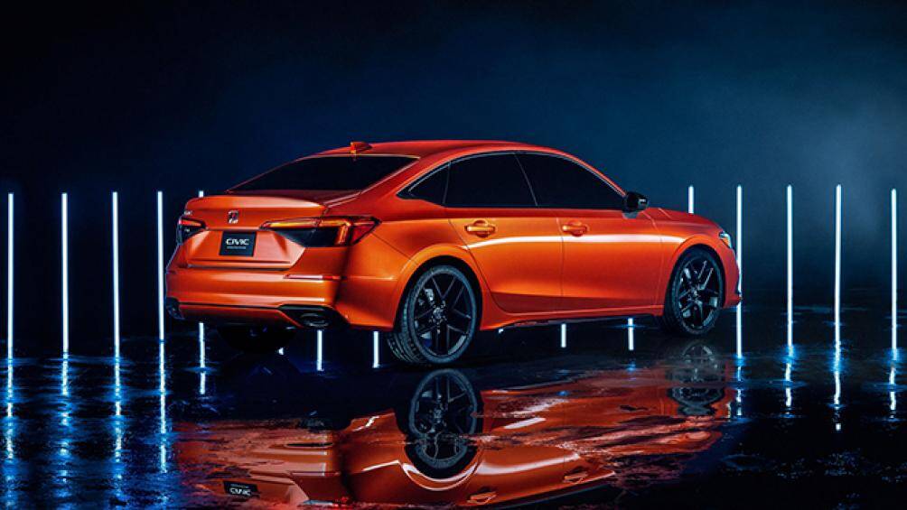 Civic mới sẽ có cụm đèn LED trước sau hình chữ L, hông xe được thiết kế lại. Cột C ở sau xe nay có kiểu tạo hình mới