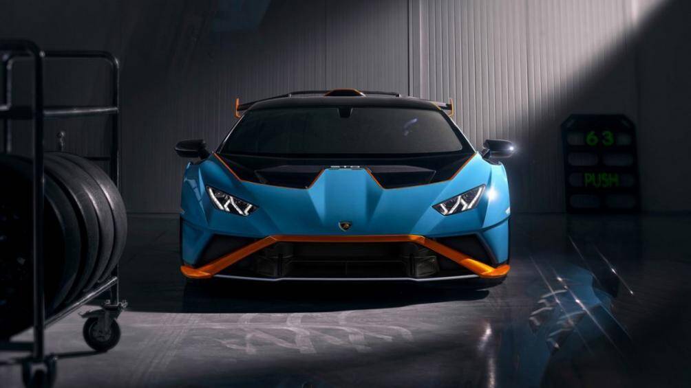 Lamborghini vừa công bố mẫu xe mới nhất thuộc dòng xe ăn khách có tên Huracan Super Trofeo Omologata (Huracan STO), một chiếc xe đua đường phố thực thụ