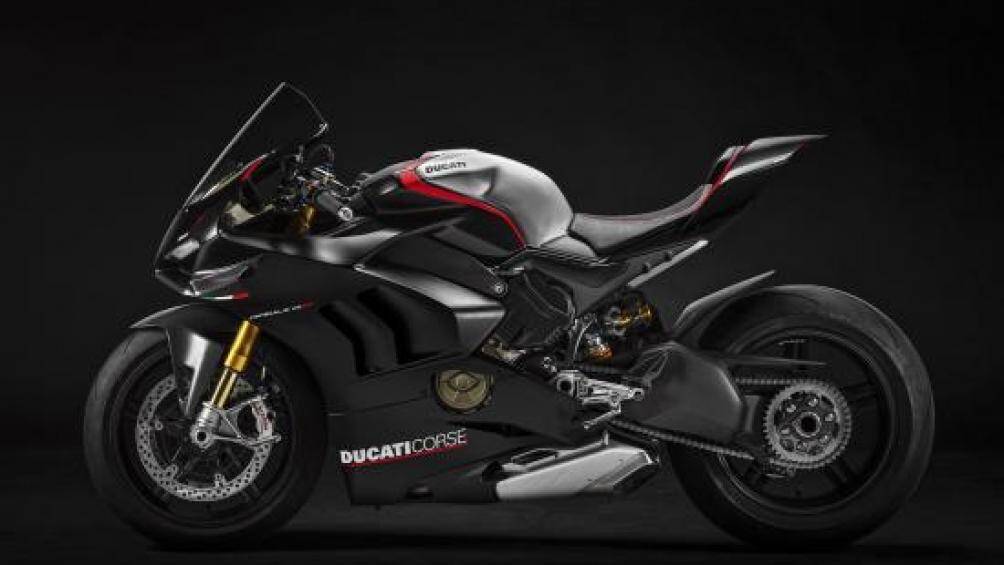 Màu sơn đặc biệt này mang tên "Winter Test", lấy cảm hứng từ những phiên bản đua chuyên nghiệp trong các bài kiểm tra trước mùa giải đến từ Ducati Corse
