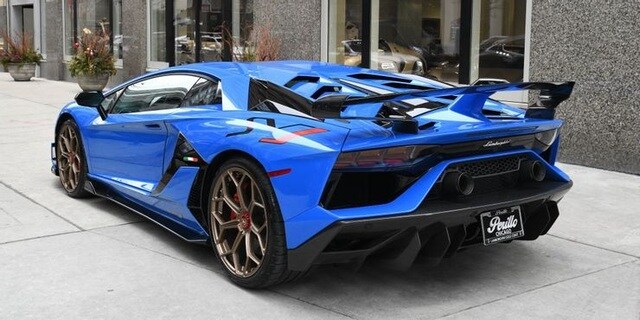Lamborghini Aventador: V12 6.5L
Aventador là một minh chứng rõ rệt cho việc Lamborghini không phải fan của động cơ nhỏ và tăng áp. 
SVJ là phiên bản nhanh nhất của Lamborghini Aventador, có công suất 791 mã lực và mô-men xoắn 537 lb-ft, trong khi bản Aventador S có công suất 730 mã lực tại 8.250 vòng/phút và mô-men xoắn 507 lb-ft.
