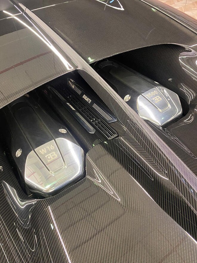 Khả năng tăng tốc từ 0-100 km/h trong 2,6 giây và tốc độ tối đa bị giới hạn ở mức 420 km/h do chưa có loại lốp nào chịu được vận tốc tối đa của xe