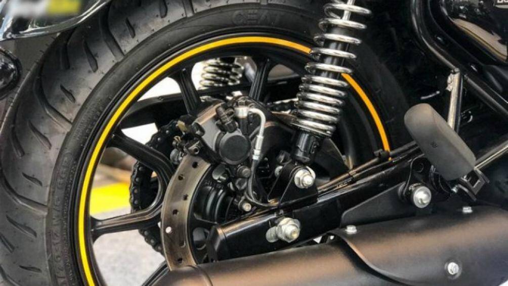 Động cơ sử dụng thiết lập SOHC tiên tiến và có trục cân bằng mới làm giảm độ rung động cơ cực tốt