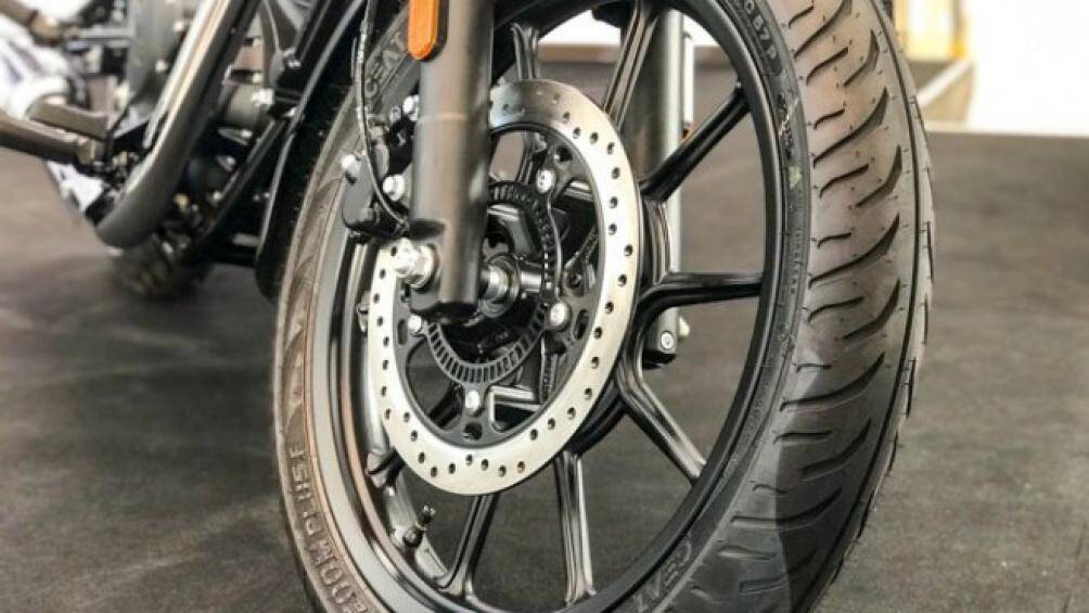 Mẫu xế cổ điển này có giá bán khởi điểm từ 150.000 Baht (115,19 triệu đồng)