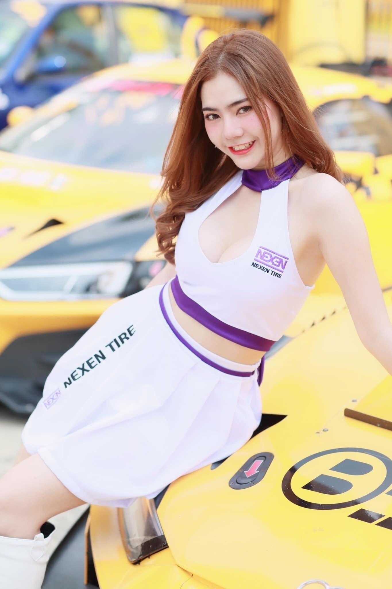 Gương mặt thanh tú, đẹp từ từng đường nét nhỏ, làn da trắng mịn, đôi mắt long lanh