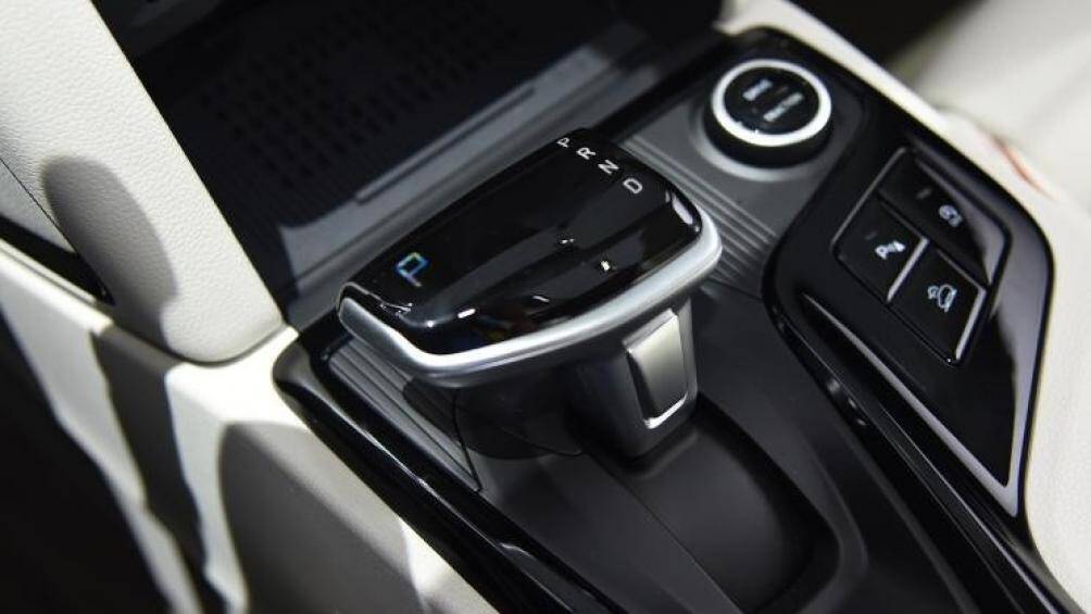 Cần số điều khiển trên Hyundai ix35 2021