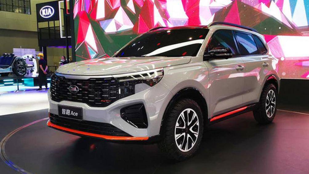 Kia Trung Quốc vừa công bố phiên bản Sportage mới có tên Ace tại triển lãm Quảng Châu với nhiều đường nét pha trộn giữa Seltos và Sorento