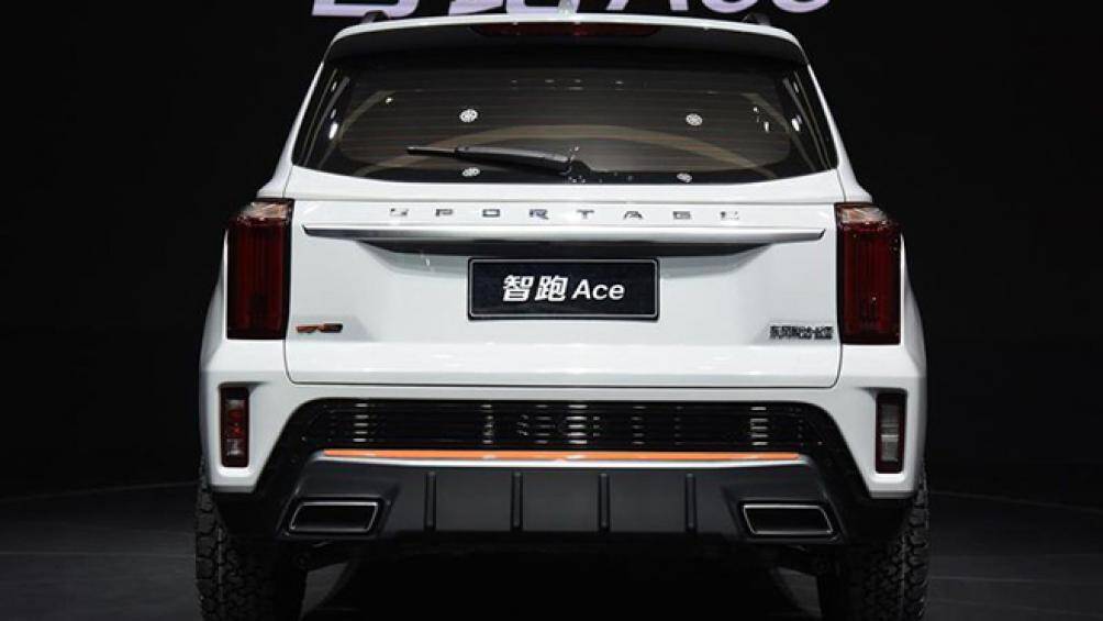 Đèn hậu có vẻ được thiết kế từ nguồn cảm hứng kết hợp bởi Telluride và Sorento