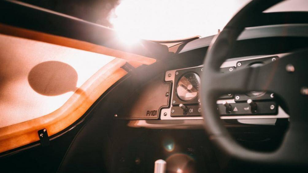 Xe sẽ chỉ được sản xuất giới hạn 33 chiếc trên toàn cầu và sẽ có giá khởi điểm từ 45.000 Bảng Anh, bao gồm cả thuế, chi phí vận chuyển tới các đại lý