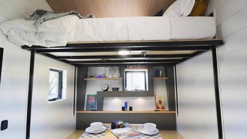 Trong tình huống cần thiết, phòng khách có thể được trưng dụng làm phòng ngủ