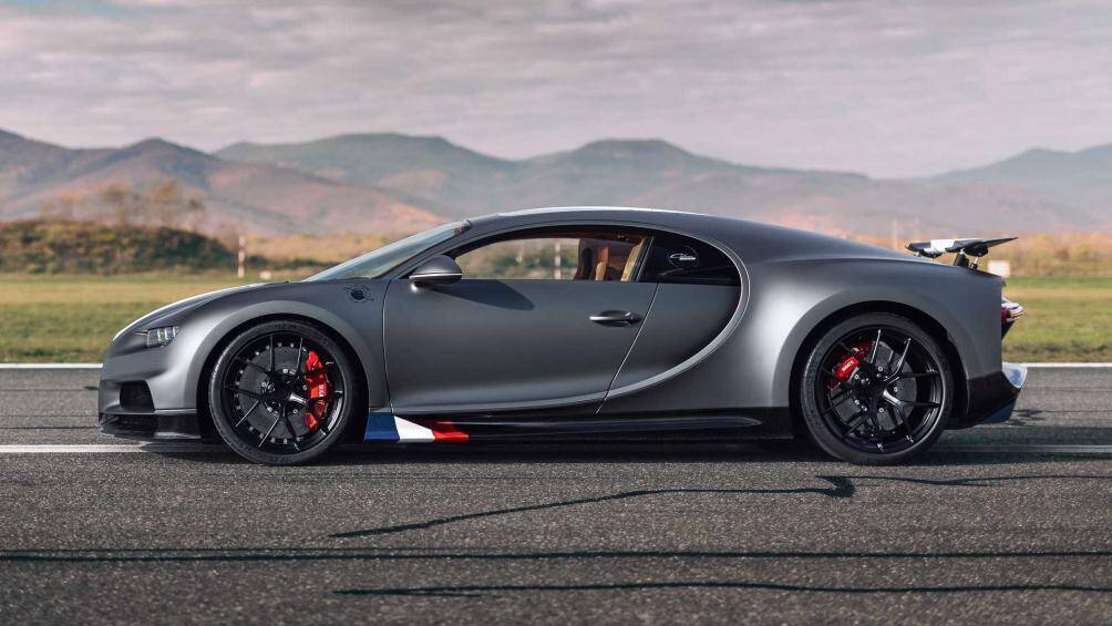 Năm 1937, Ettore Bugatti thậm chí còn cố gắng tạo ra một chiếc máy bay hoàn chỉnh với hy vọng phá kỷ lục tốc độ với nó