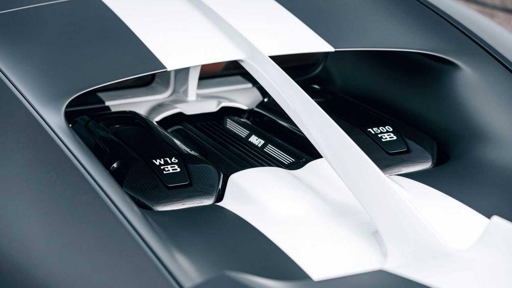 Hệ thống truyền động lấy từ Chiron Sport. Động cơ W16 8.0 lít có công suất 1,479 mã lực và mô-men xoắn 1.600 Nm