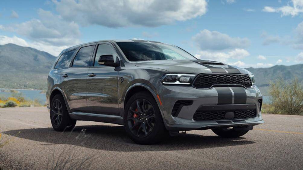 2. Dodge Durango SRT Hellcat 2021 (thời gian tăng tốc từ 0-96 km/h: 3,5 giây)