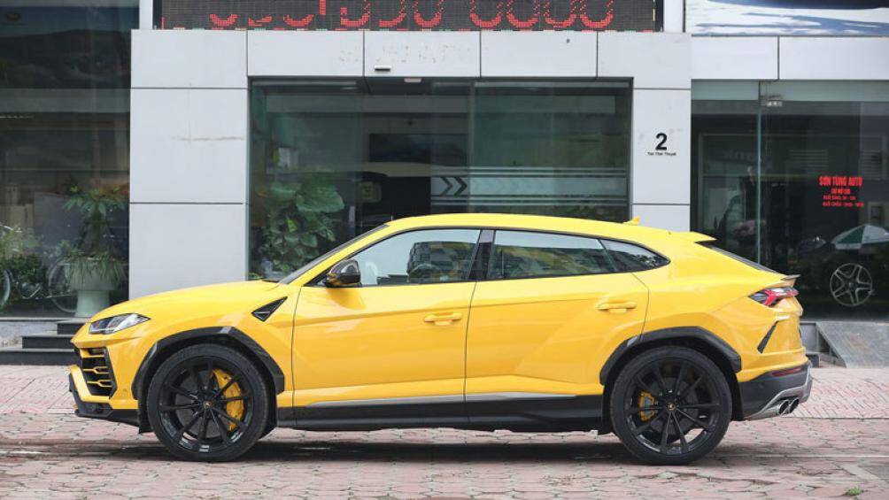 5. Lamborghini Urus 2020 (thời gian tăng tốc từ 0-96 km/h: 3,5 giây)