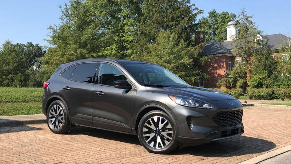 2. Ford Escape Hybrid 2020 (mức tiêu thụ nhiên liệu: 6,9 lít/100 km)