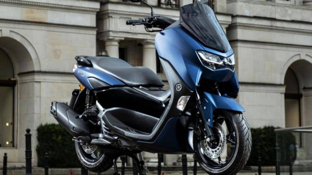 Máy cũng đi kèm hệ thống Start & Stop System giúp tự động tắt máy tạm thời khi dừng xe và khởi động chỉ bằng cách tăng ga mà không cần ấn đề xe