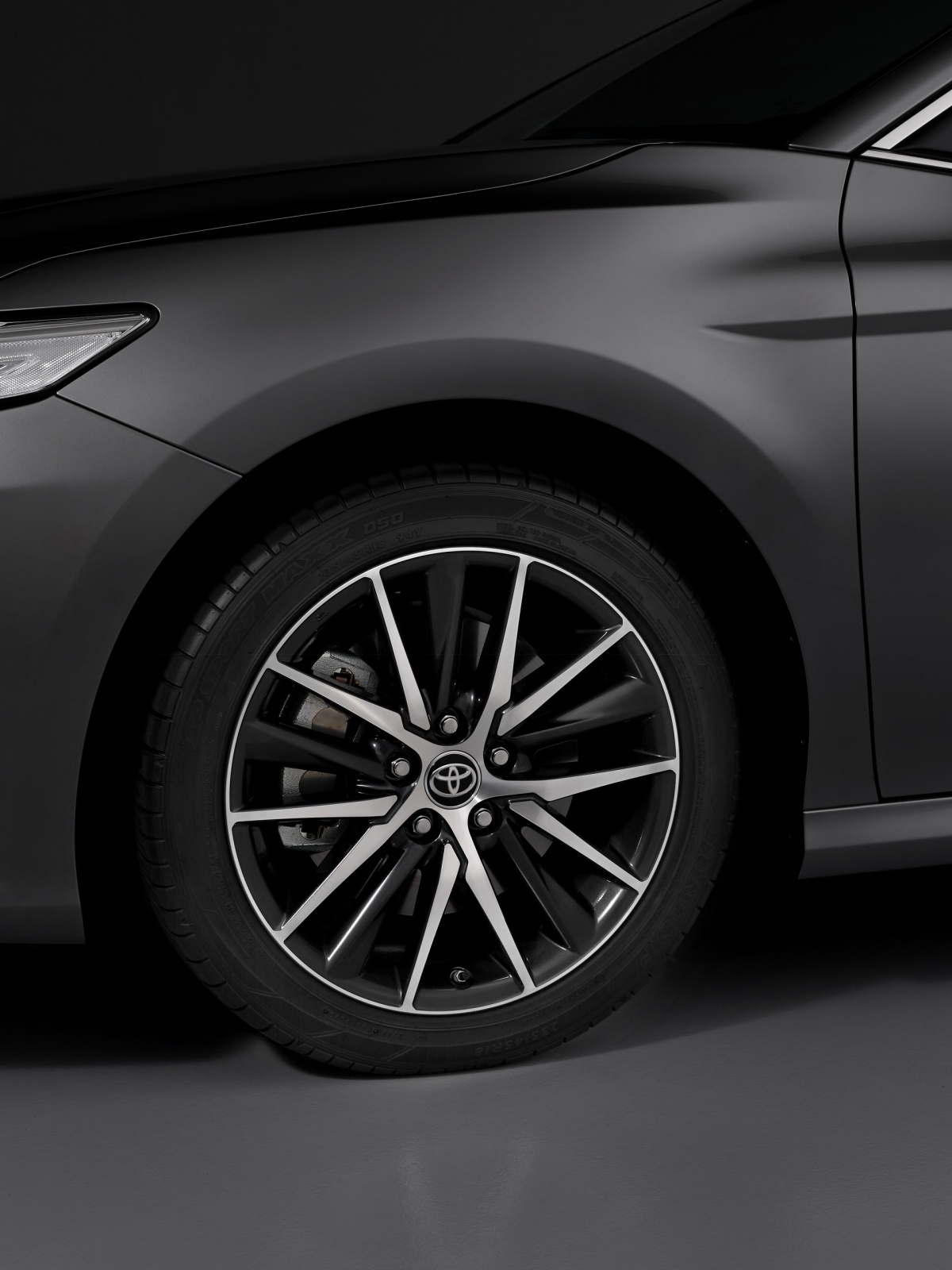 Hãng xe Nhật Bản bổ sung vành hợp kim 17 và 18 inch thiết kế mới đi kèm lớp sơn xám mờ kim loại