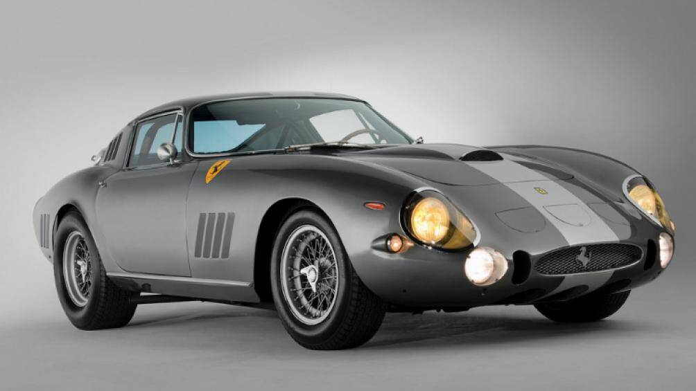 7 - Ferrari 275 GTB / C (năm: 1964):

Được bán bởi RM Auctions với giá 26.400.000 USD vào tháng 8/2014. Nó thuộc về một loạt ba "mô hình Competizione" , được chuẩn bị cho các môn thể thao cạnh tranh