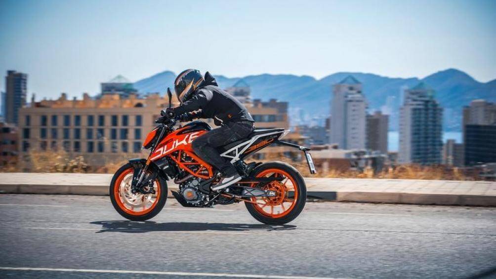 4. KTM 390 Duke (vận tốc tối đa: 167 km/h)