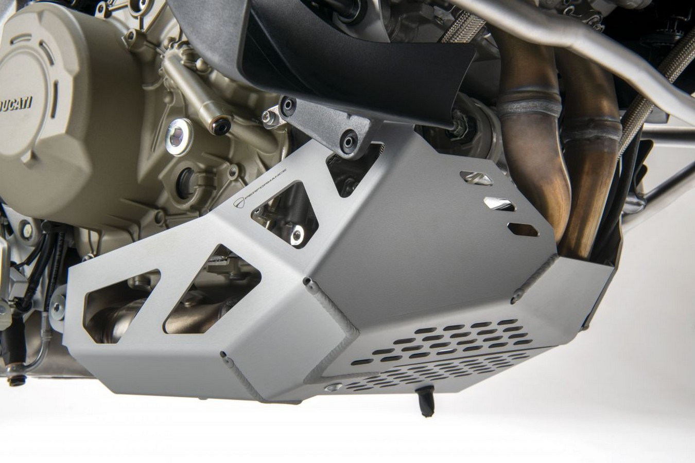 Ducati Multistrada V4 được trang bị khối động cơ V4 Granturismo, dung tích 1.158cc, sản sinh công suất 170 mã lực