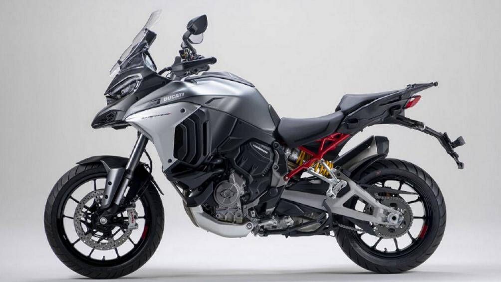 Đối với Mutistrada V4S, các tùy chọn màu sắc là Ducati Red và Aviator Grey và đi kèm với kẹp phanh Brembo Stilema bốn piston tiêu chuẩn